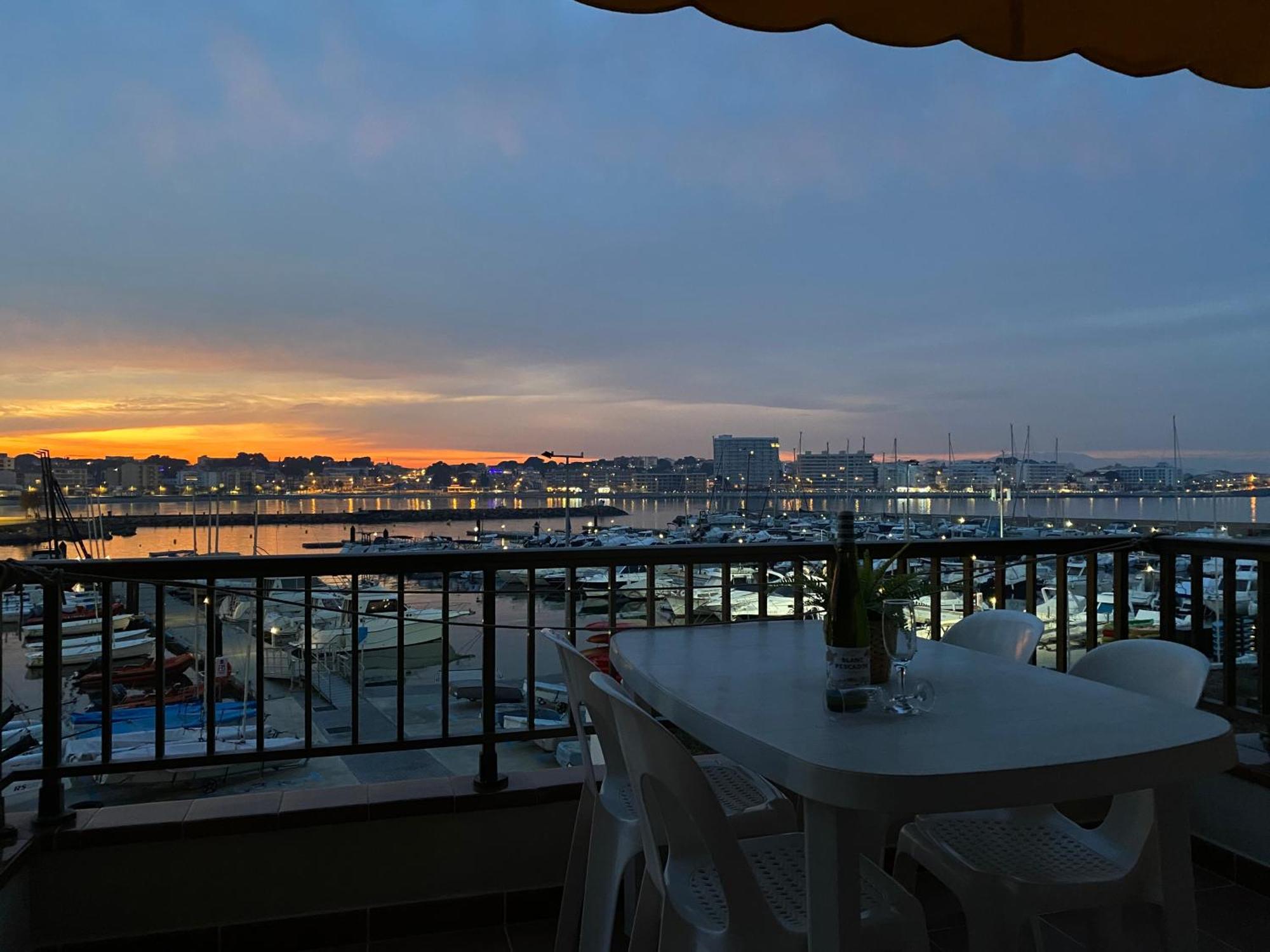 Precioso Apartamento En Primera Linea De Mar L' Escala Dış mekan fotoğraf